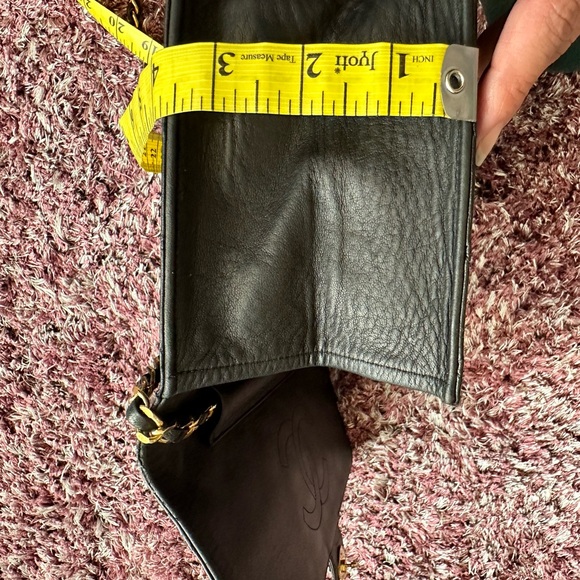 ⭐️RARE CONDITION⭐️ Chanel Medium Classic Flap in Black Quilted Lambskin 24k GHW - Picture 15 of 15